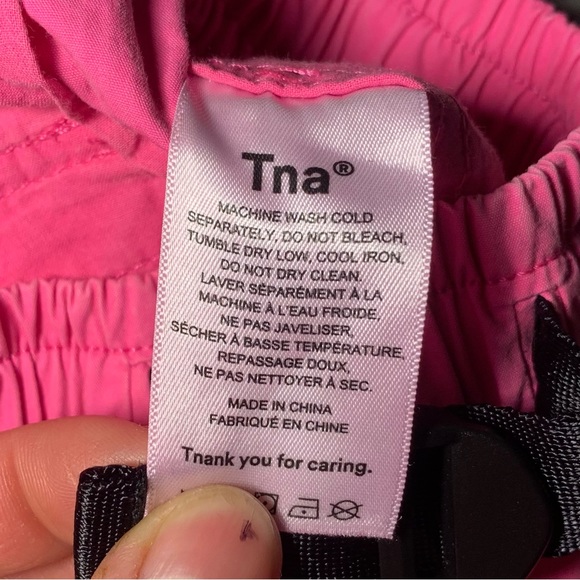 ARITZIA TNA Overload Cargo Pant in Hot Pink (Size XXS) - Picture 5 of 16